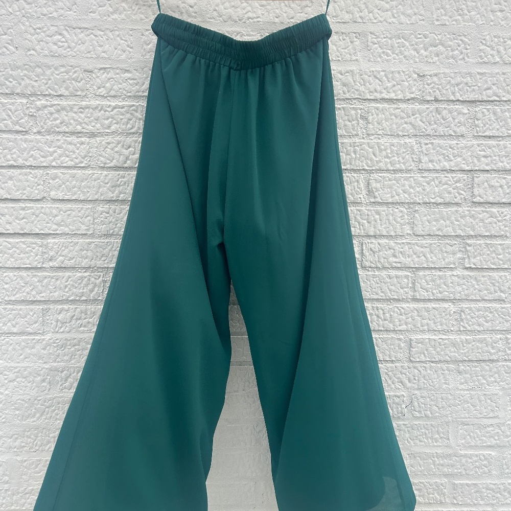 Set - Picture 2 of 3